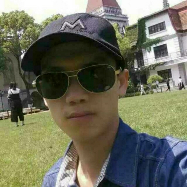 龙小华的第一张照片--南充相亲服务中心