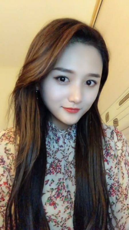 淡然一笑的第一张照片--南充相亲服务中心