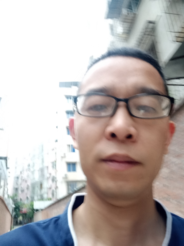 眼镜的第一张照片--南充相亲服务中心