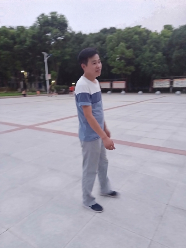 一笑的第一张照片--南充相亲服务中心