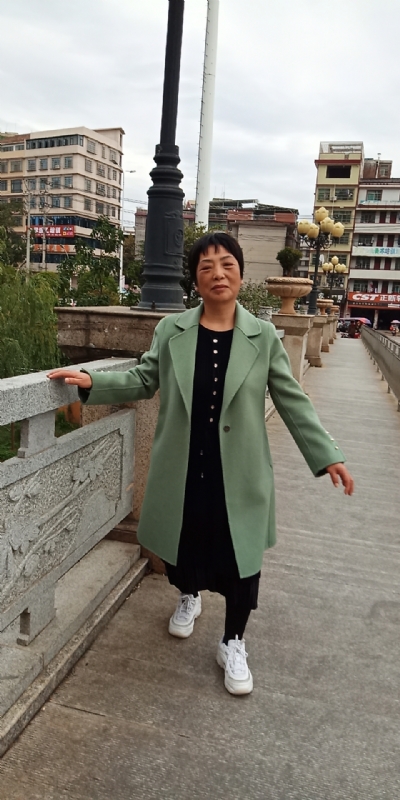 小玲的第一张照片--南充相亲服务中心