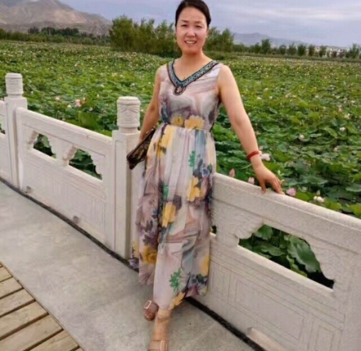 红叶的第一张照片--南充相亲服务中心