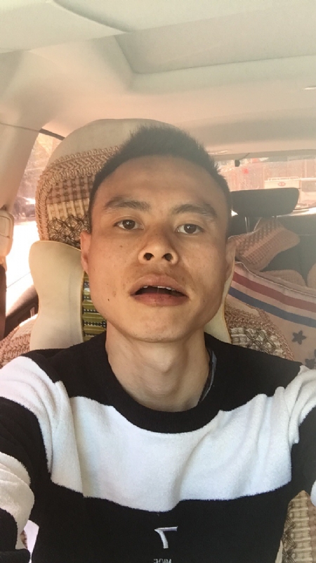 小何的第一张照片--南充相亲服务中心