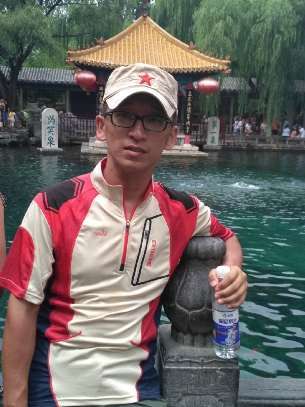 晓峰的第一张照片--南充相亲服务中心