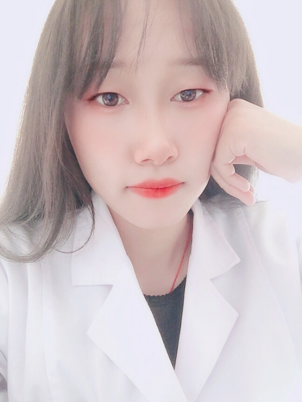 白婚纱的第一张照片--南充相亲服务中心