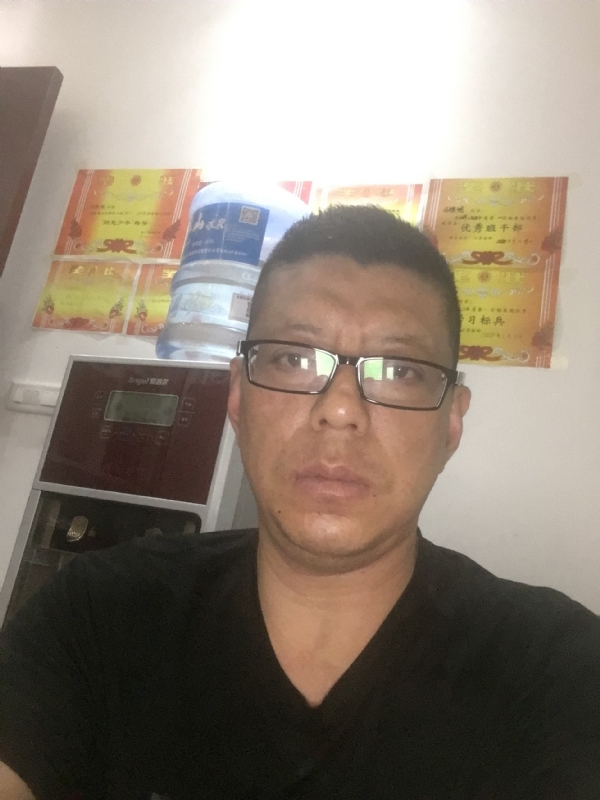 牵手的第一张照片--南充相亲服务中心