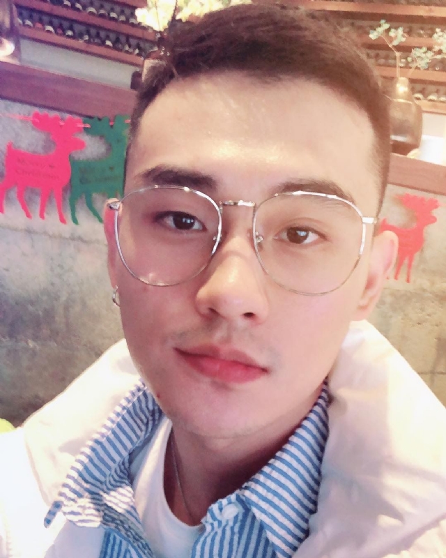胡强很孤单的第一张照片--南充相亲服务中心