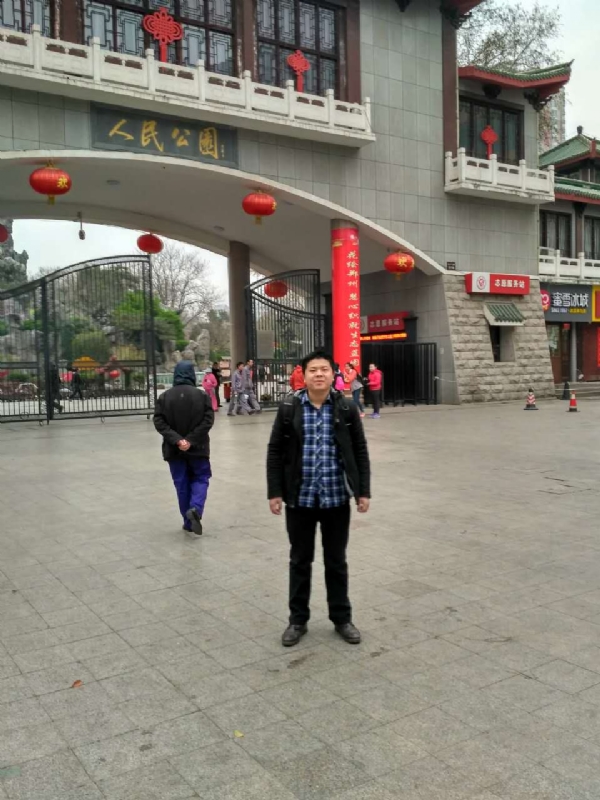 在奋斗的第一张照片--南充相亲服务中心