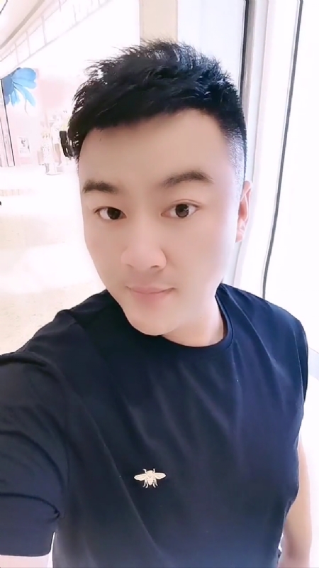 微风徐徐的第一张照片--南充相亲服务中心