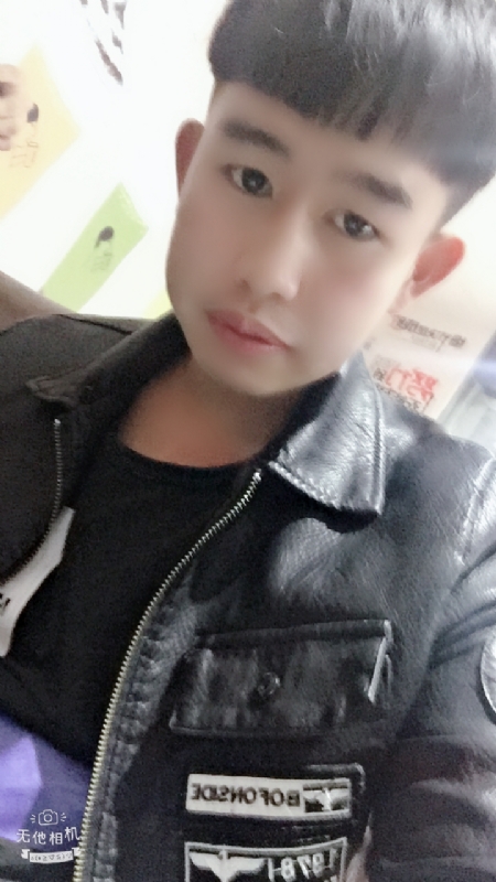 军绿色的第一张照片--南充相亲服务中心
