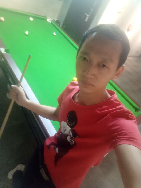 耳机分你一半的第一张照片--南充相亲服务中心