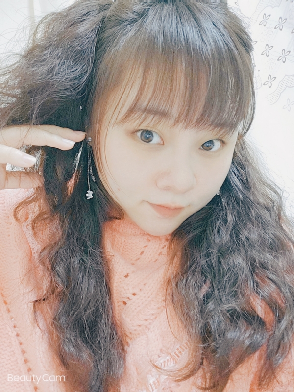 艾薇儿的第一张照片--南充相亲服务中心