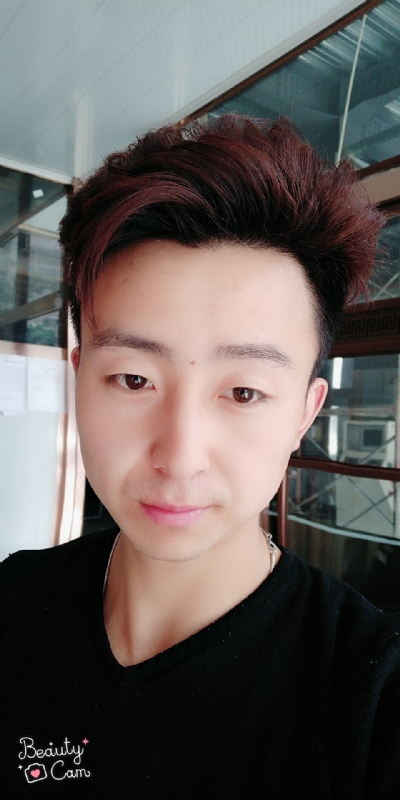 拼命微笑的第三张照片--南充相亲服务中心