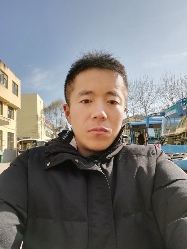 孤独的云的第三张照片--南充相亲服务中心