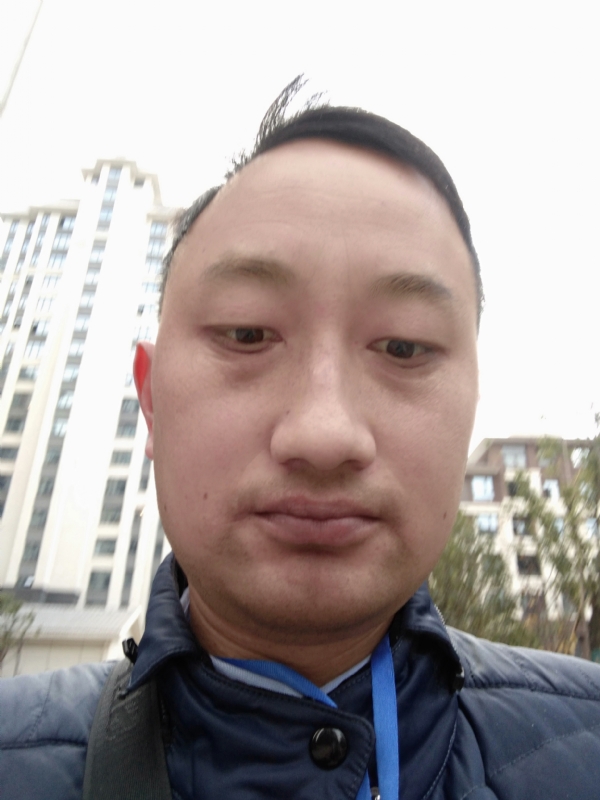 老男人的第一张照片--南充相亲服务中心