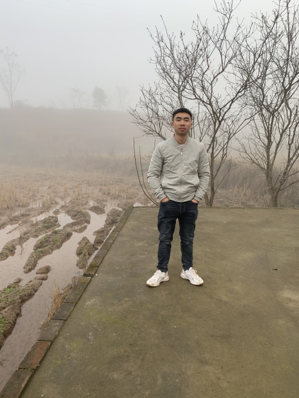 迷路的小猪的第一张照片--南充相亲服务中心