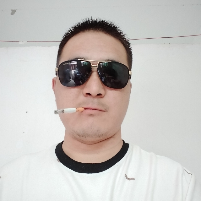 白伟伟的第一张照片--南充相亲服务中心