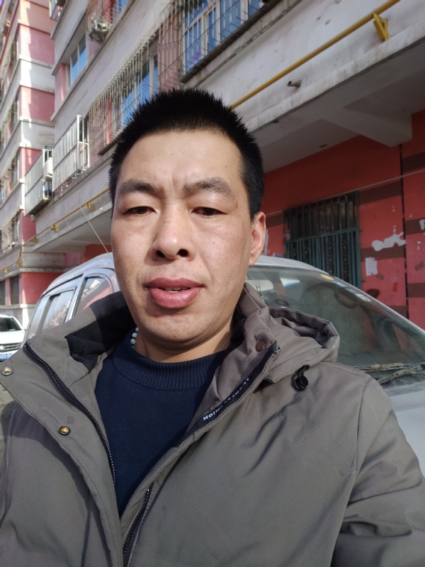 华哥的第二张照片--南充相亲服务中心