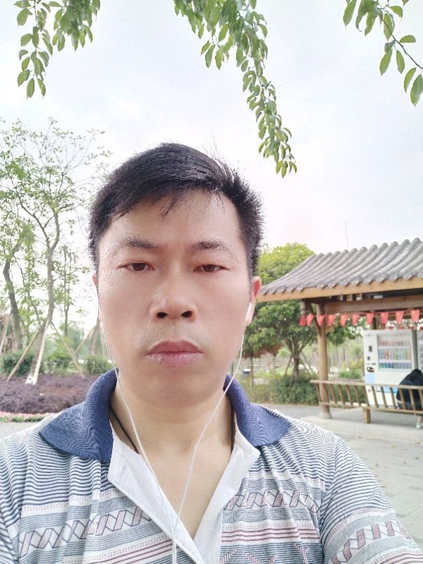 一个人的孤单的第一张照片--南充相亲服务中心