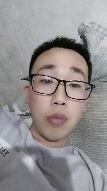 喜欢比我大的女人的第一张照片--南充相亲服务中心