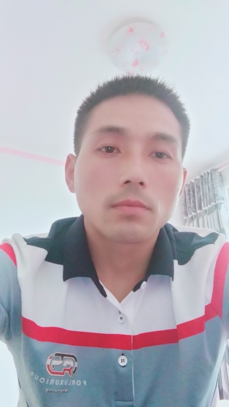 染红尘世的第二张照片--南充相亲服务中心