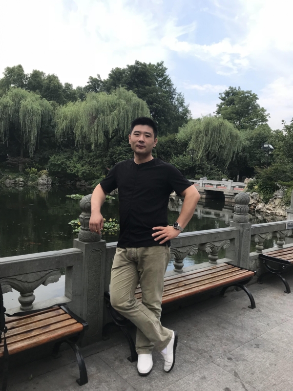 未来可期的第一张照片--南充相亲服务中心