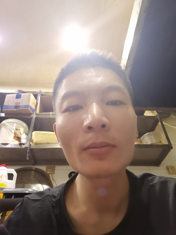 邹先生的第二张照片--南充相亲服务中心