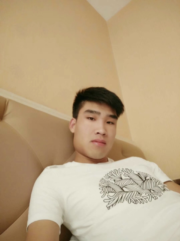谁不曾孤单上路的第一张照片--南充相亲服务中心