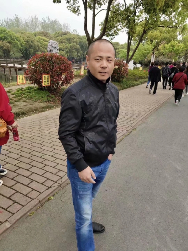 傻子的第一张照片--南充相亲服务中心