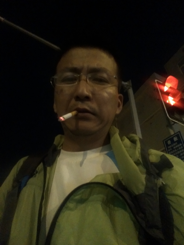 认真的生活的第一张照片--南充相亲服务中心