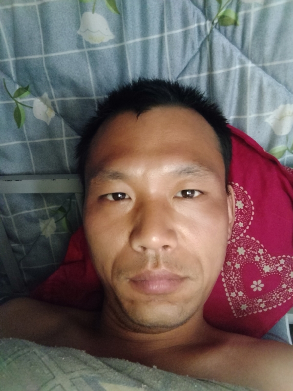弘扬的第一张照片--南充相亲服务中心