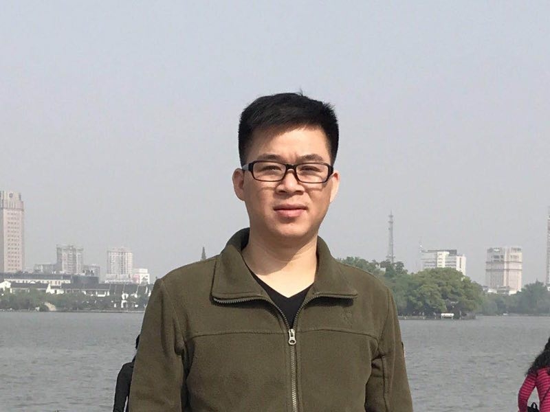 孔雀鱼的第一张照片--南充相亲服务中心