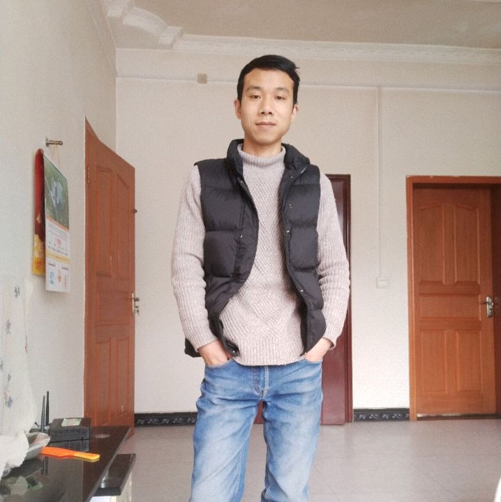 小伙子的第一张照片--南充相亲服务中心