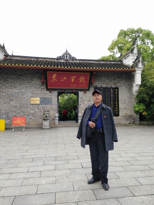 孤独的老帅的第二张照片--南充相亲服务中心