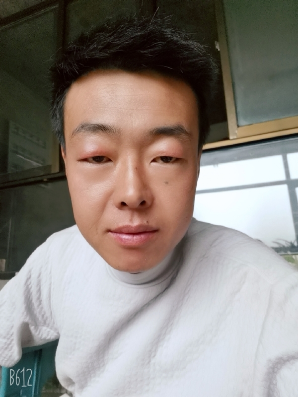 缺爱80后的第一张照片--南充相亲服务中心