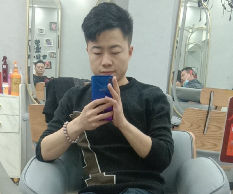 无法自拔的第一张照片--南充相亲服务中心