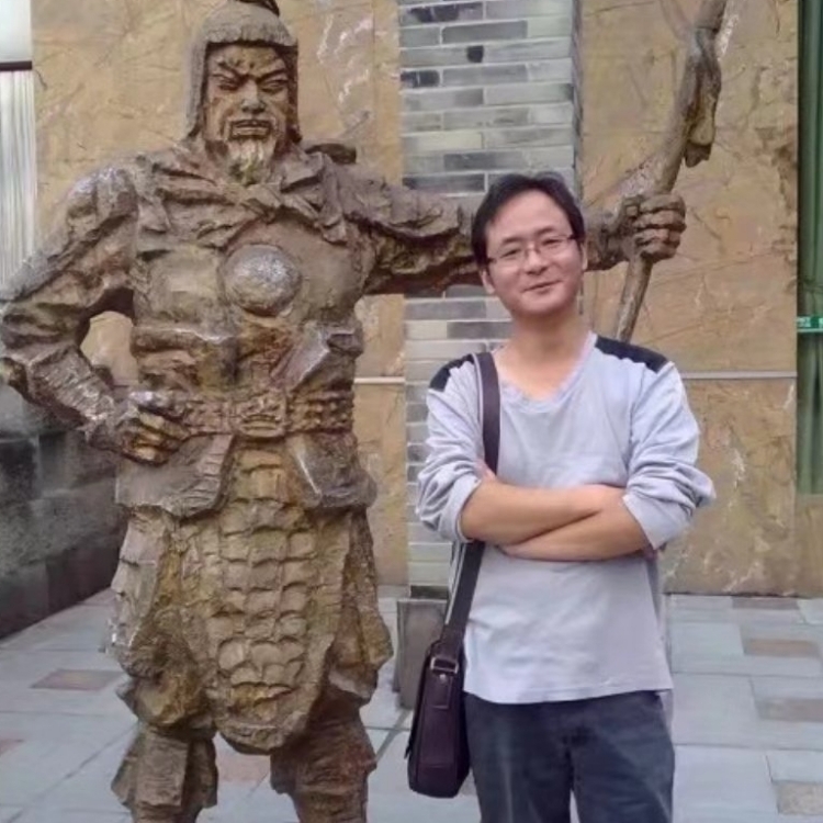 孤狼的第三张照片--南充相亲服务中心