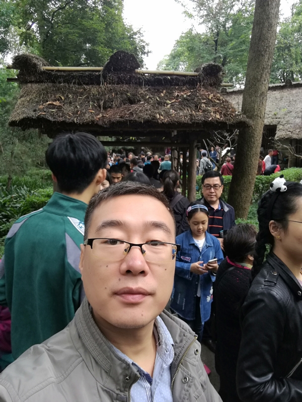 撑起一片天的第一张照片--南充相亲服务中心