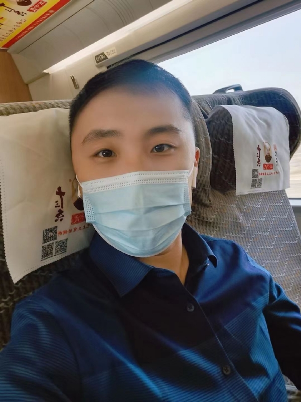 孤独的小屁猪的第二张照片--南充相亲服务中心