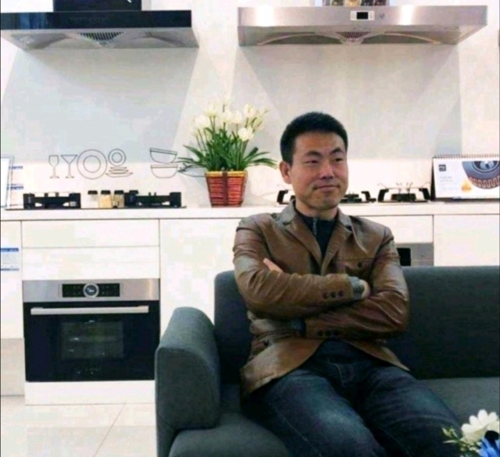 奋斗的执着的第一张照片--南充相亲服务中心