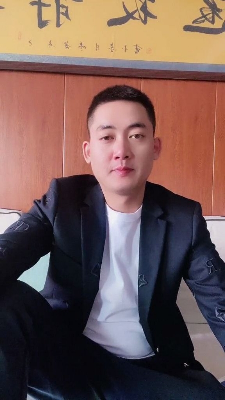 李泽胜的第一张照片--南充相亲服务中心