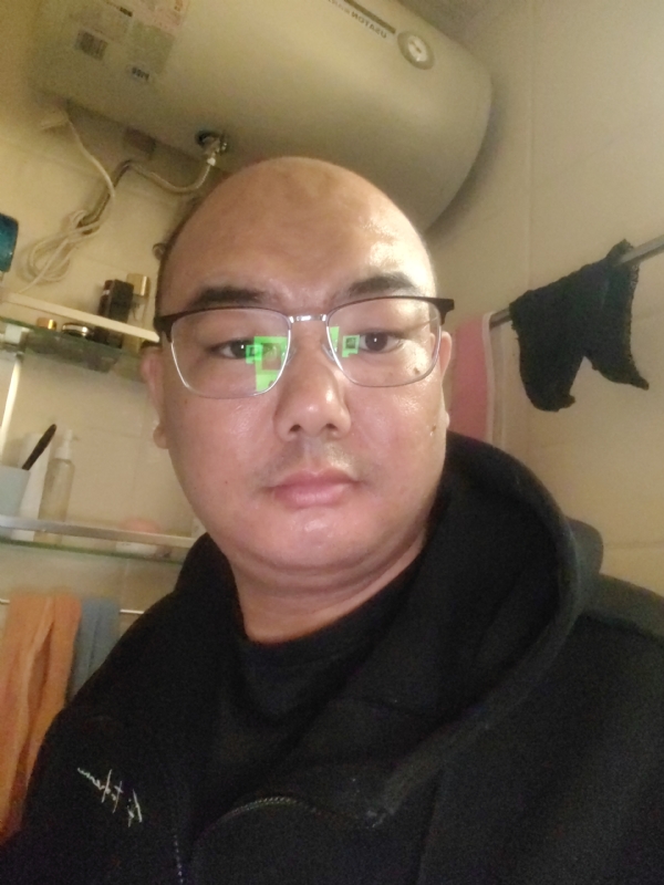 小胖子的第一张照片--南充相亲服务中心