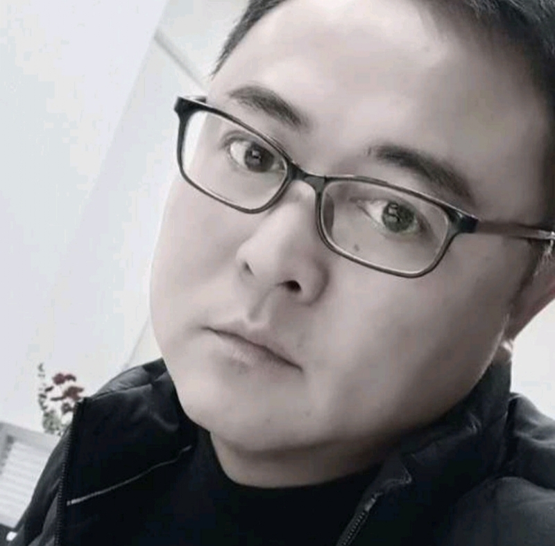 小石头的第二张照片--南充相亲服务中心
