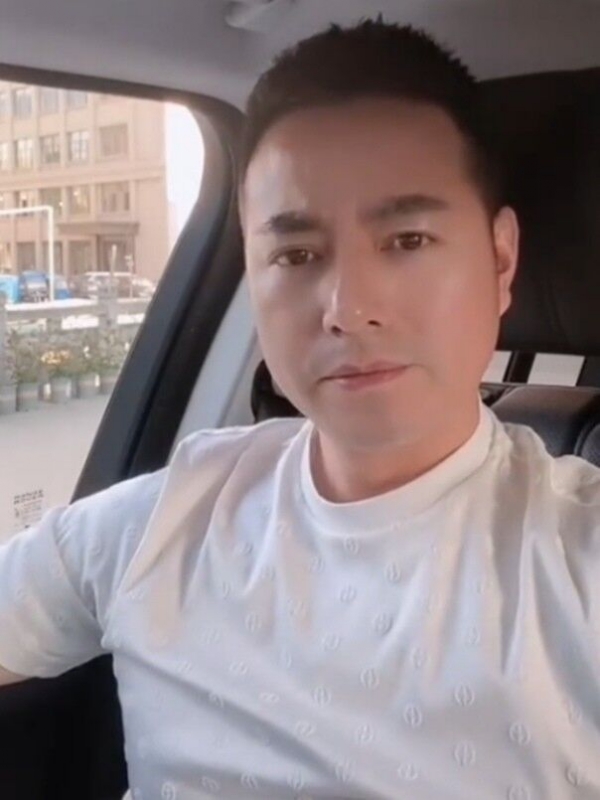 勿忘初心的第一张照片--南充相亲服务中心