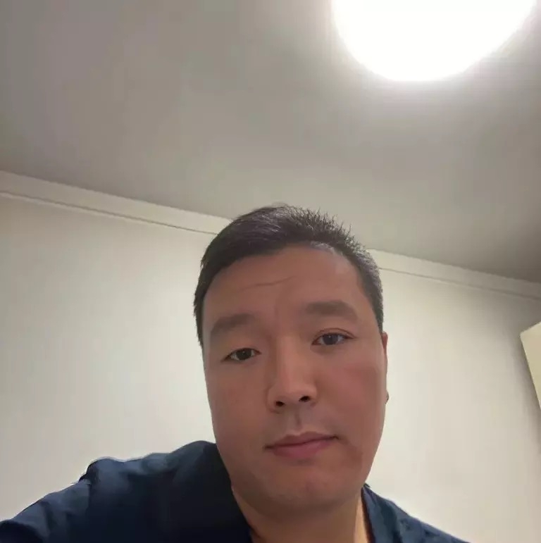 穿唐装的松鼠的第一张照片--南充相亲服务中心