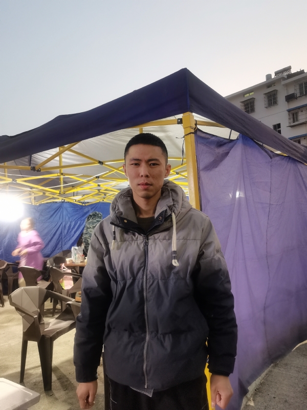 谁谁谁的第一张照片--南充相亲服务中心