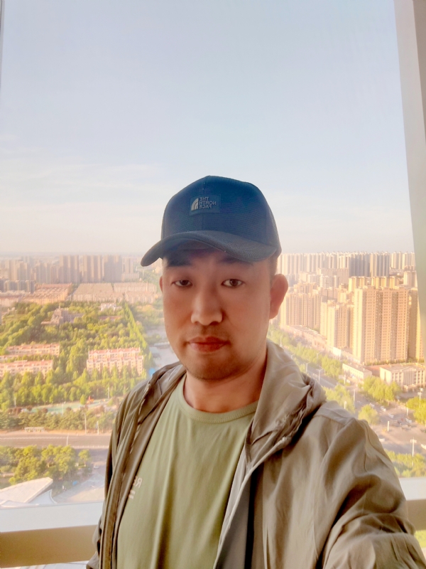 勇攀高峰的第二张照片--南充相亲服务中心