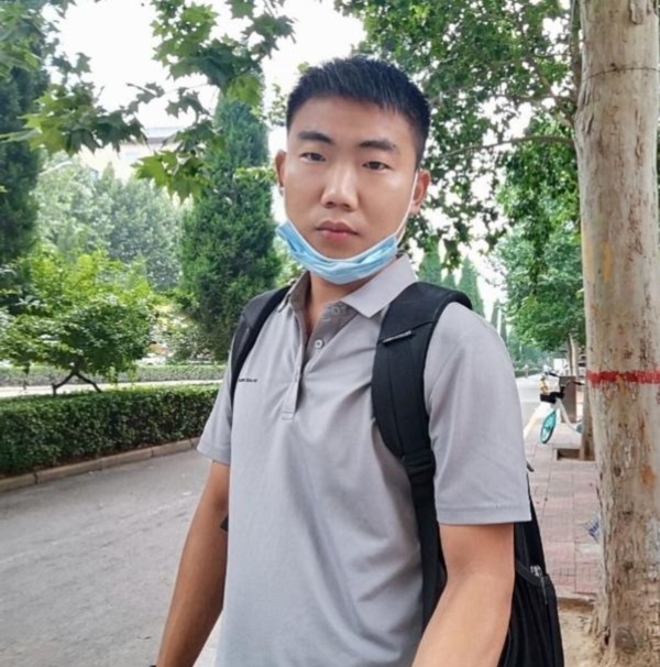 90年男征婚的第一张照片--南充相亲服务中心