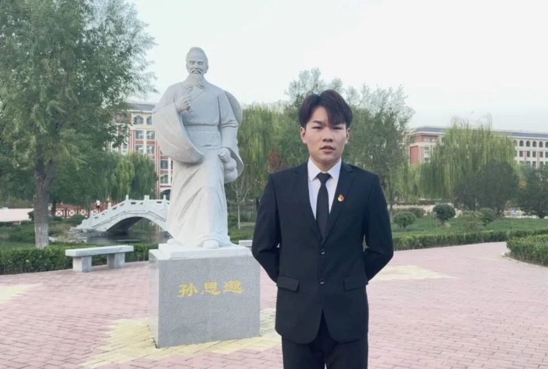 尚明月的第一张照片--南充相亲服务中心