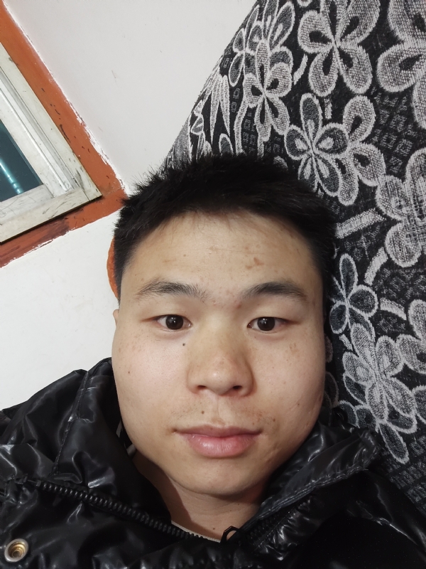 麒麟区幼儿园扛把子的第三张照片--南充相亲服务中心